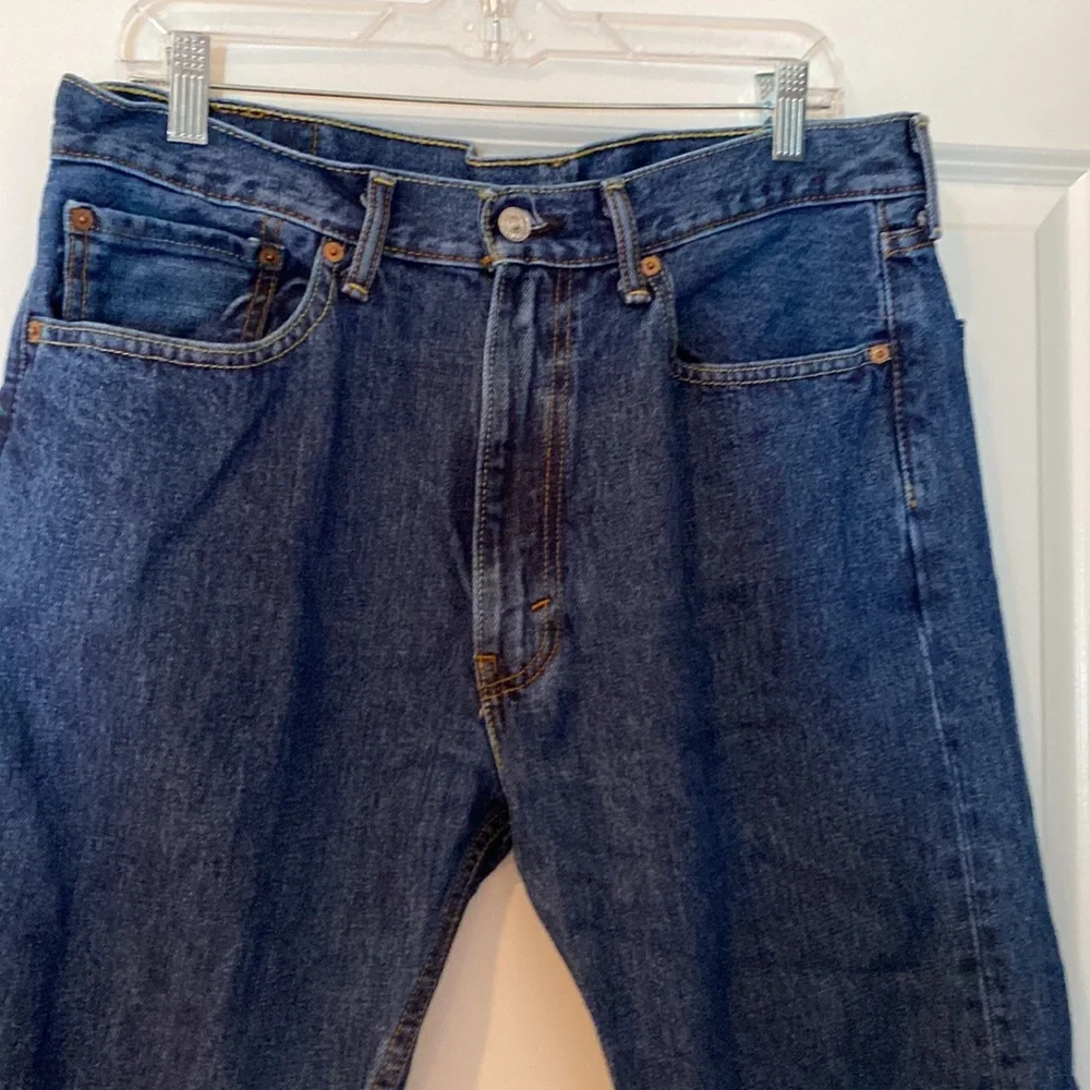Men’s Levi’s 505 dark wash denim 35W X 32L. Excellent condition! - Picture 3 of 9